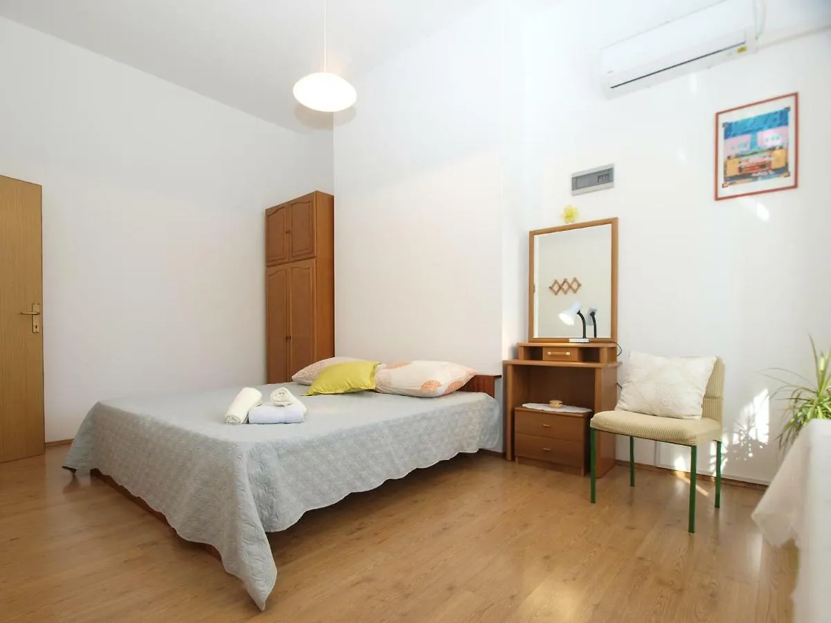 Apartments Boris 1965 Pula 0*,